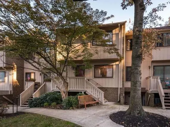 2716 Glengyle Dr #13, Vienna, VA 22181