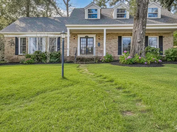 3591 Menendez Dr, Pensacola, FL 32503