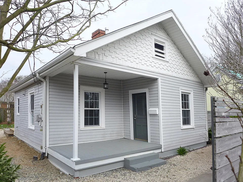 103 Center St