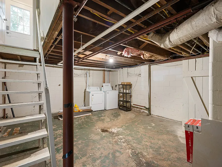 5245 E Market St — Photo 13