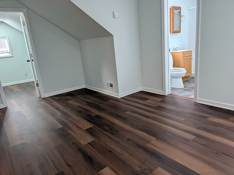 2105 Clarke St — Photo 8