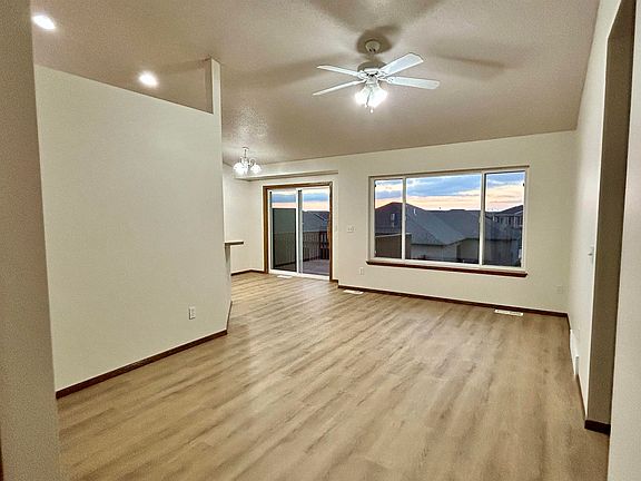 3rd image of 3710 Jewel Cir
