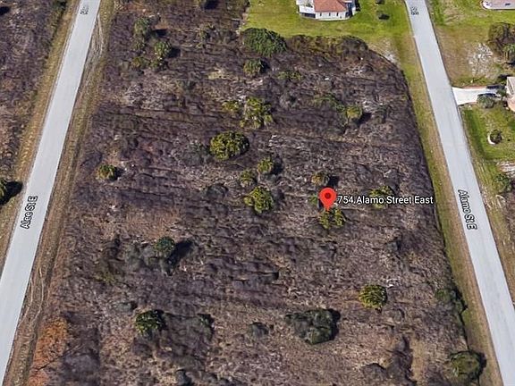 3rd image of 754 Alamo St E