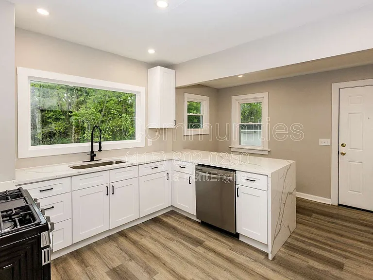 29396 Detroit Rd — Photo 12