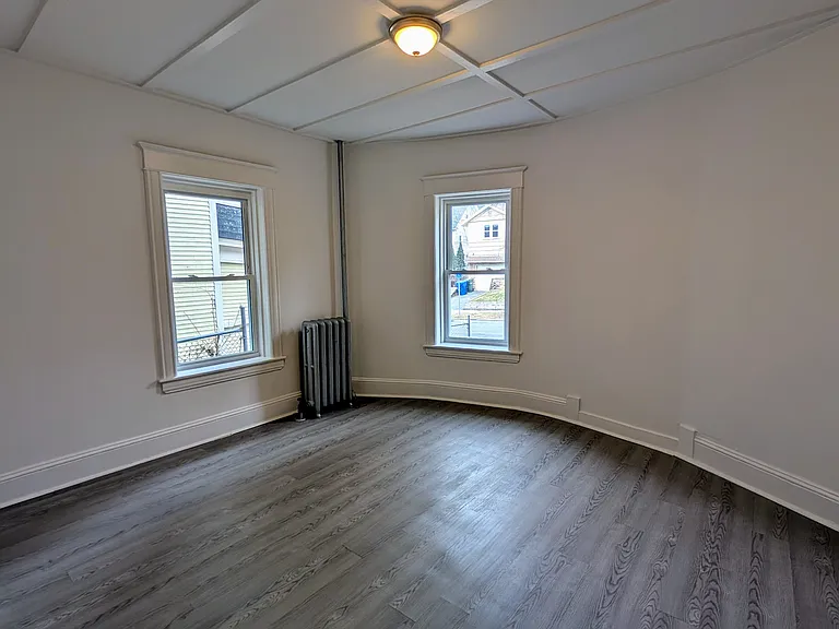24 Coomes St #2R — Photo 2