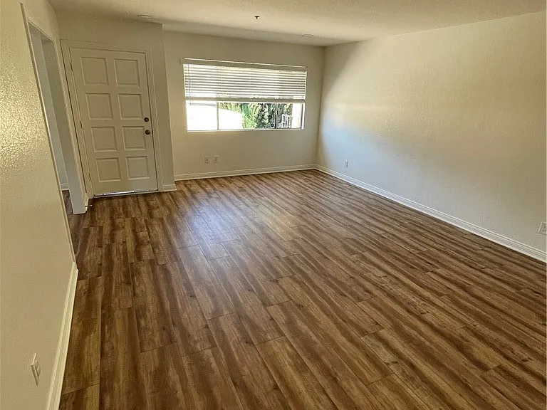 303 S Violet Ave #J — Photo 6