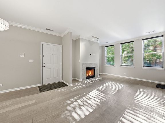 3rd image of 1225 N Orleans St APT 602