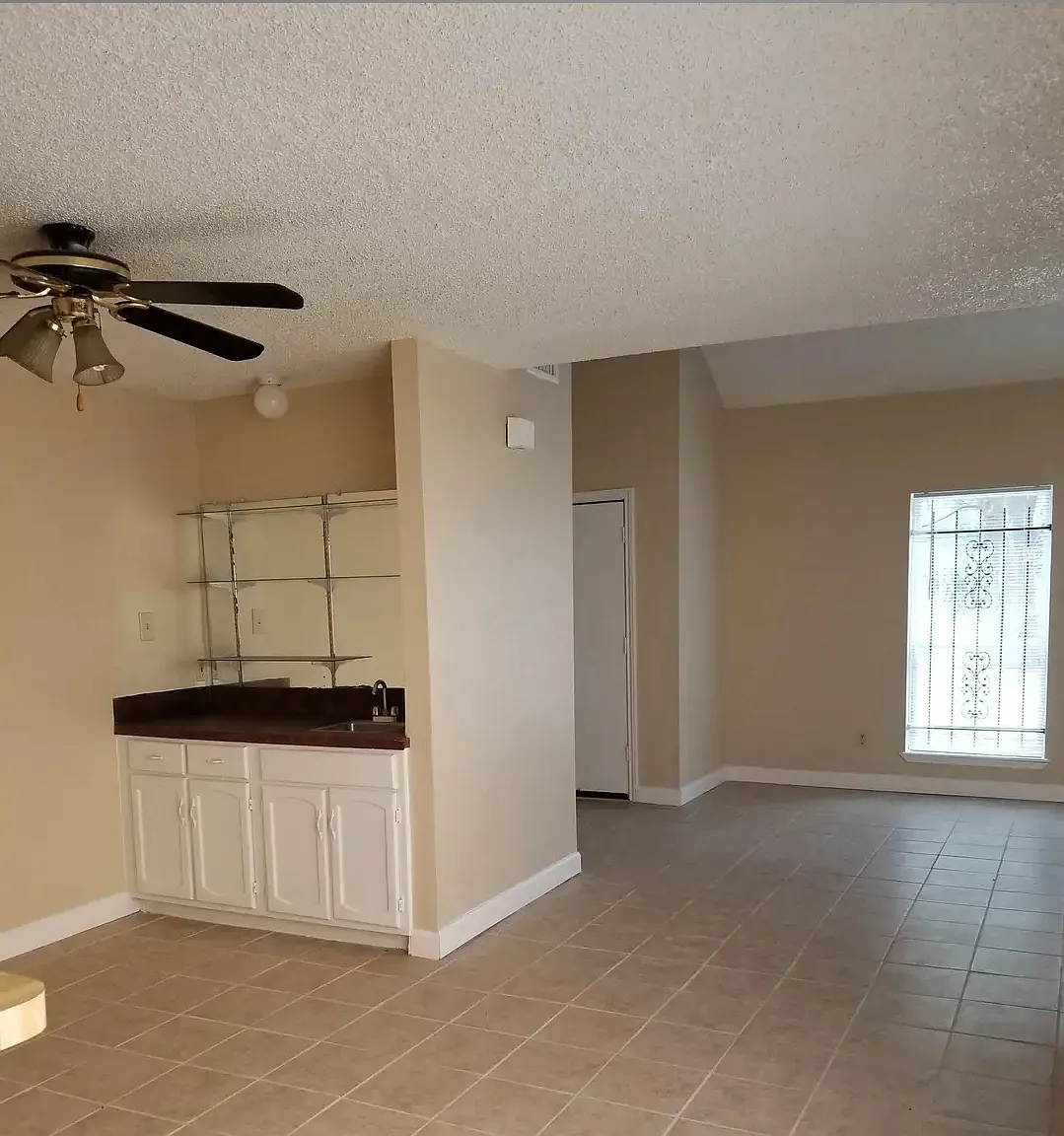 3 bed, 2.5 bath, 1468 sqft, $1,400 — Photo 4