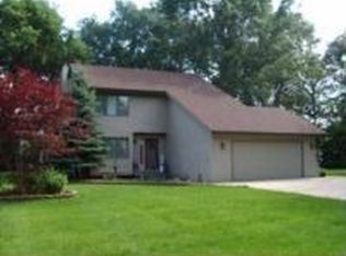 4864 Harvey Lake Rd, Highland, MI 48356