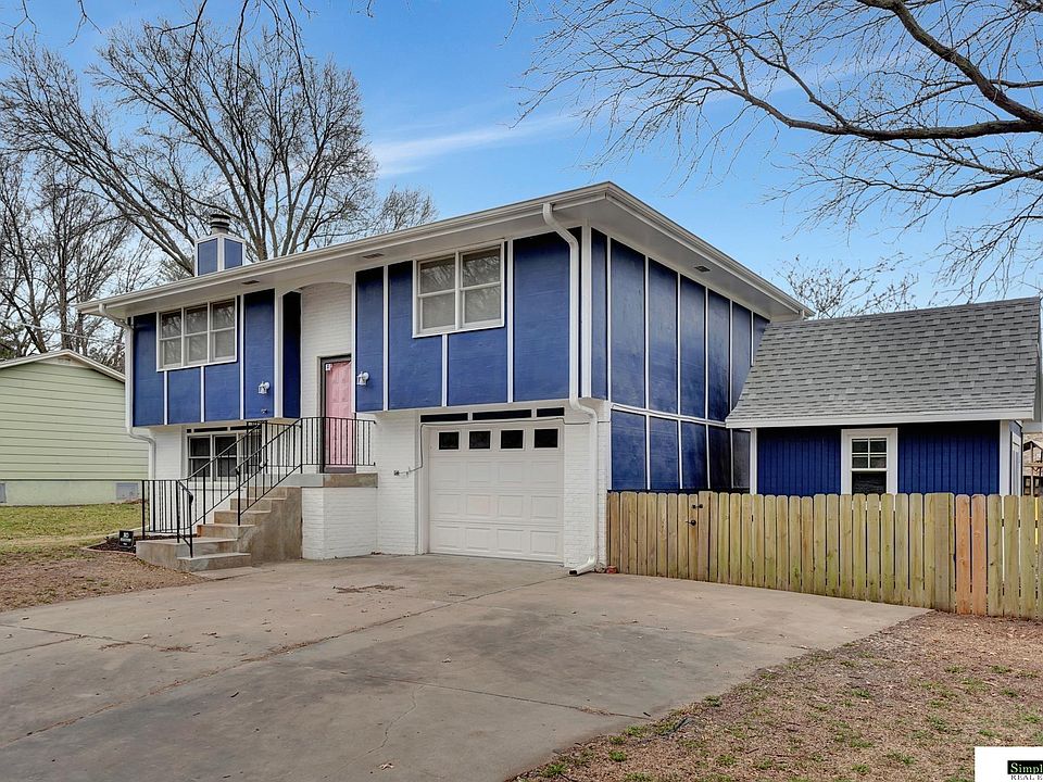 1st image of 2030 Broadmoore Dr