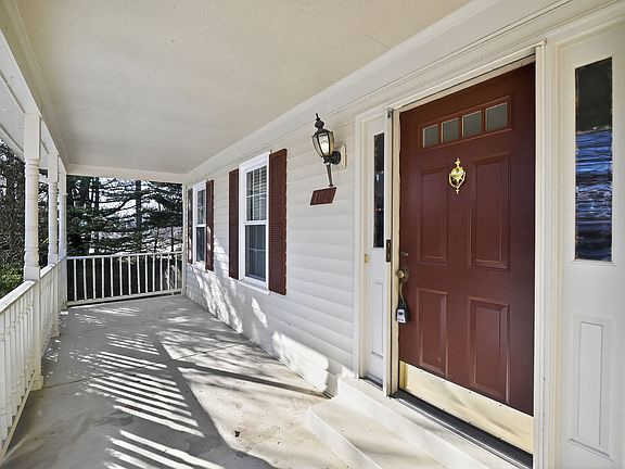 3rd image of 102 Cunningham Park Ct SE
