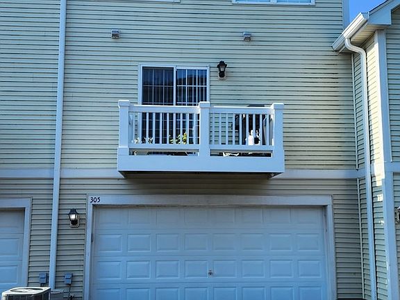 2nd image of 305 Holiday Ln