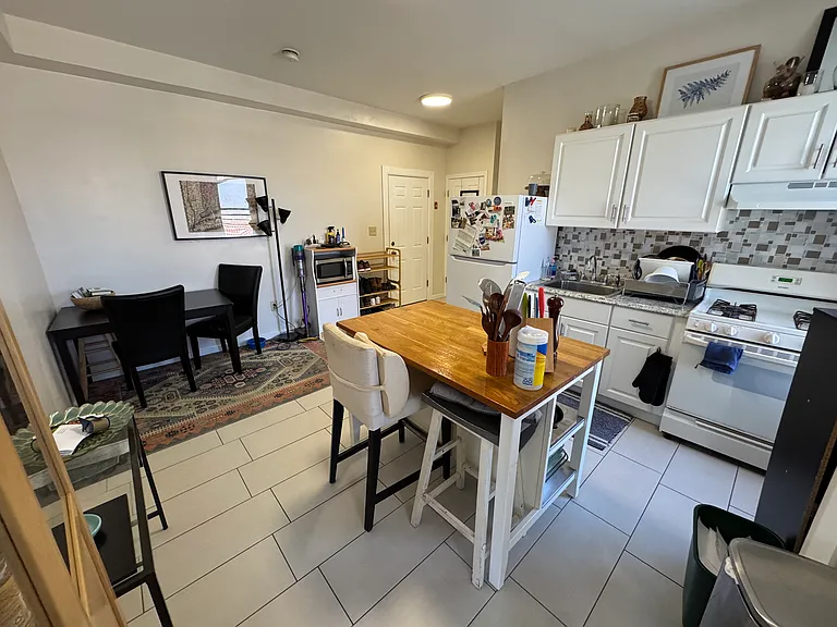 980 State St #2R — Photo 3