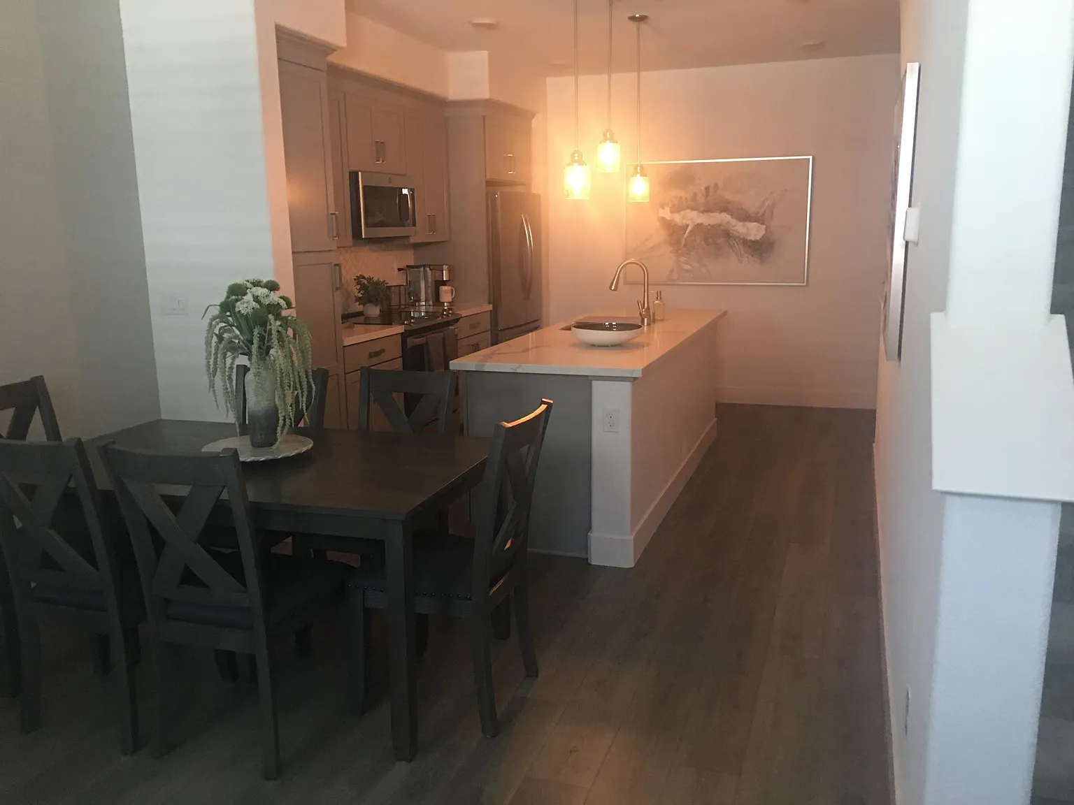 3 bed, 1500 sqft, $4,200 — Photo 2