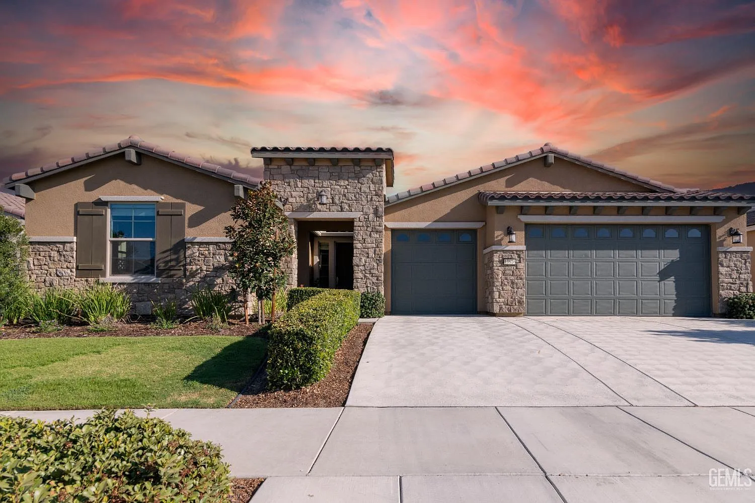 13616 Pixton Ave photo 1