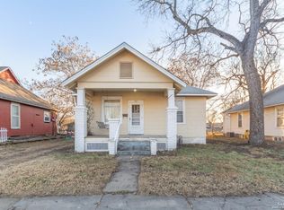 916 E Ash St, Salina, KS 67401