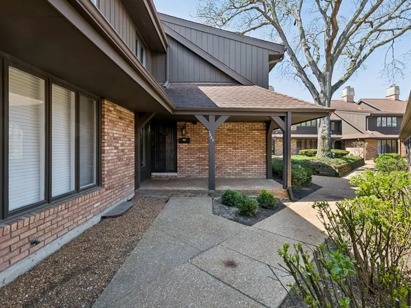 1935 Mission Hills Ln, Northbrook, IL 60062