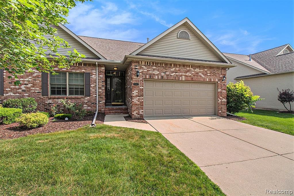 13148 Harbor Landings Dr, Fenton, MI 48430 Zillow