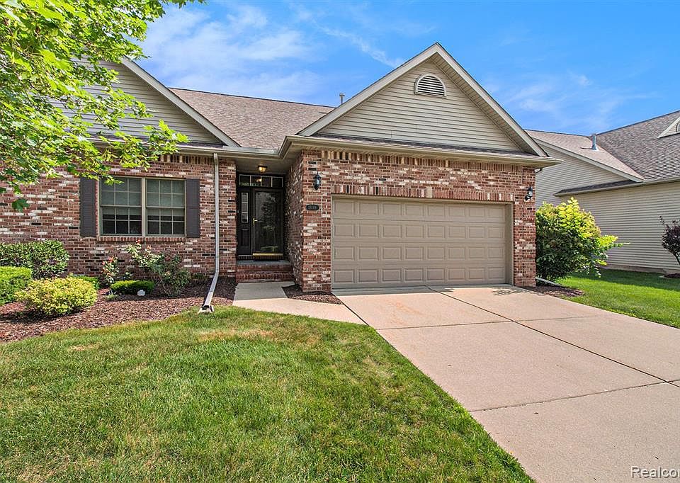 13148 Harbor Landings Dr, Fenton, MI 48430 Zillow
