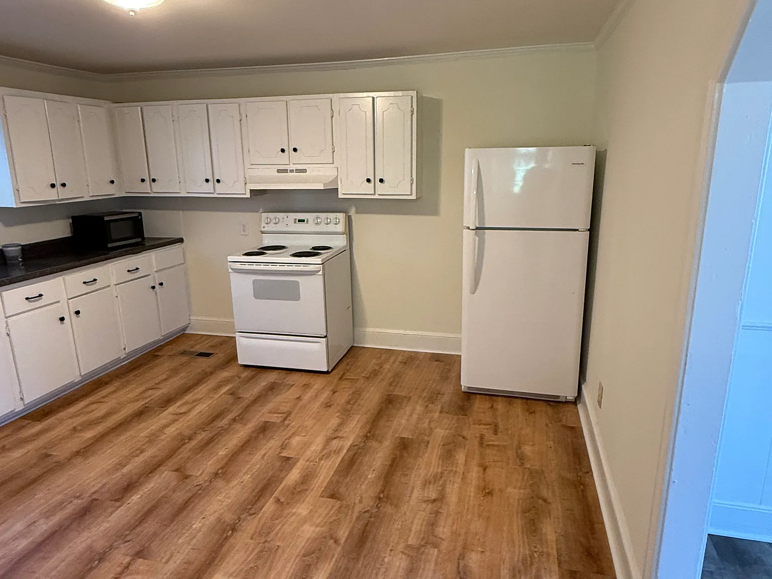 3 bed, 1240 sqft, $1,450 — Photo 4
