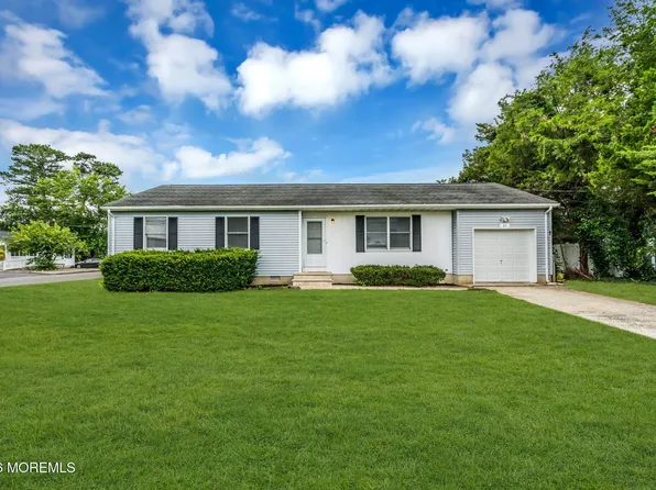 35 Spruce Street, Beachwood, NJ 08722