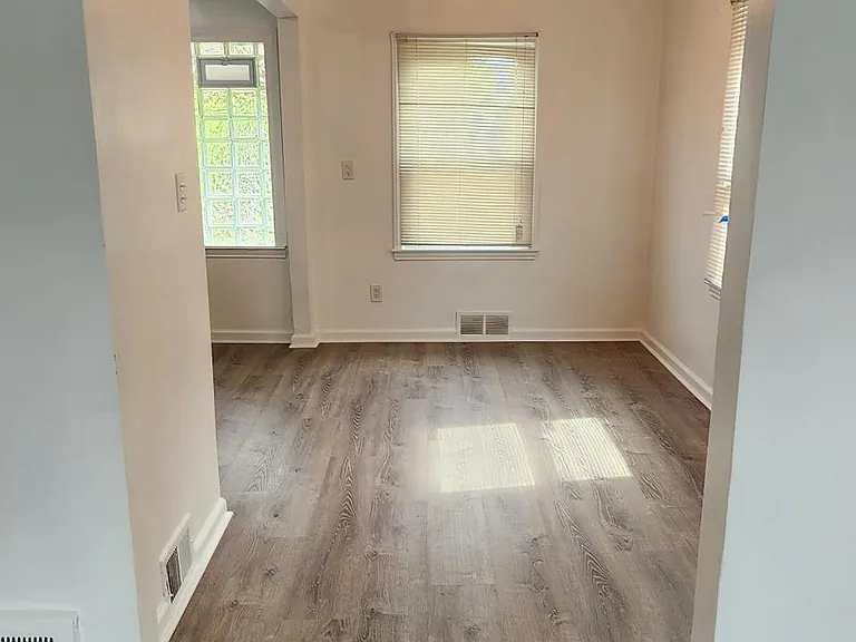 9024 Evergreen Ave — Photo 7