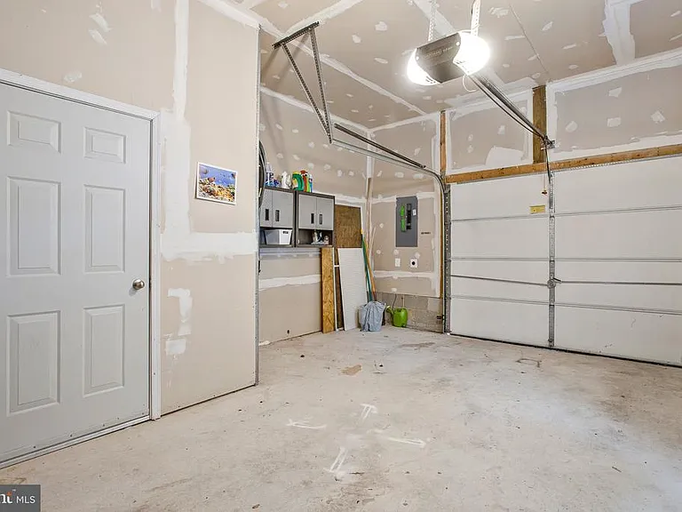 122 Lloyd St #211 — Photo 16