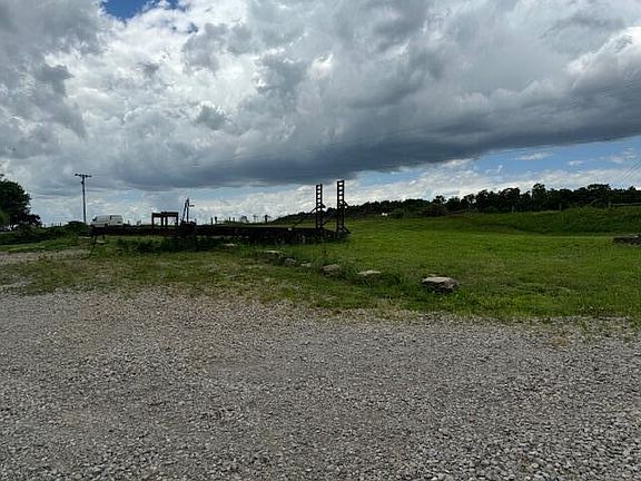3rd image of 6033 Us Highway 22 NW