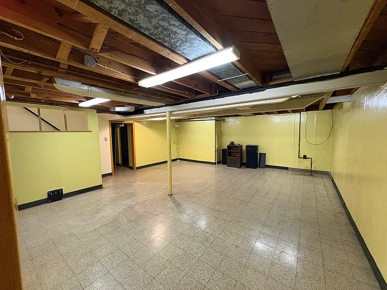 1726 Moran Ave — Photo 16