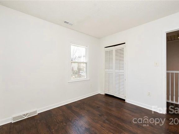 5th image of 7646 Winterset Dr