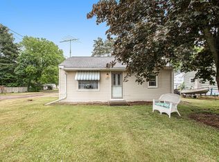 301 Meadow Dr, Augusta, MI 49012
