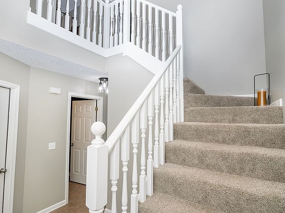 5th image of 107 Woodberry Dr