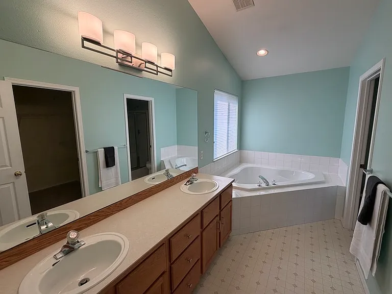 7850 NE 148th St — Photo 7