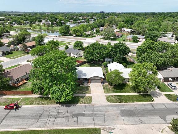 5th image of 4223 N Saint James Pl