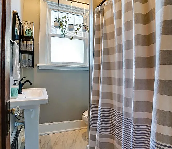 2251 Washington Ave #1 — Photo 4