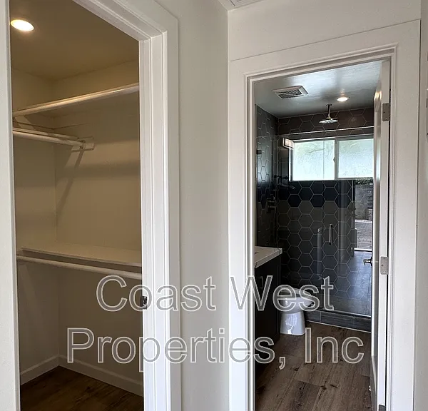4062 Conrad Ave — Photo 32
