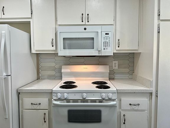 4th image of 1343 Shawn Dr Unit 3