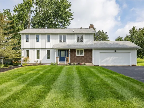 30 Chillington Ln, Mendon, NY 14506