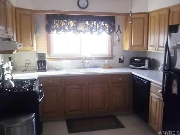 2nd image of 92 Maryknoll Dr