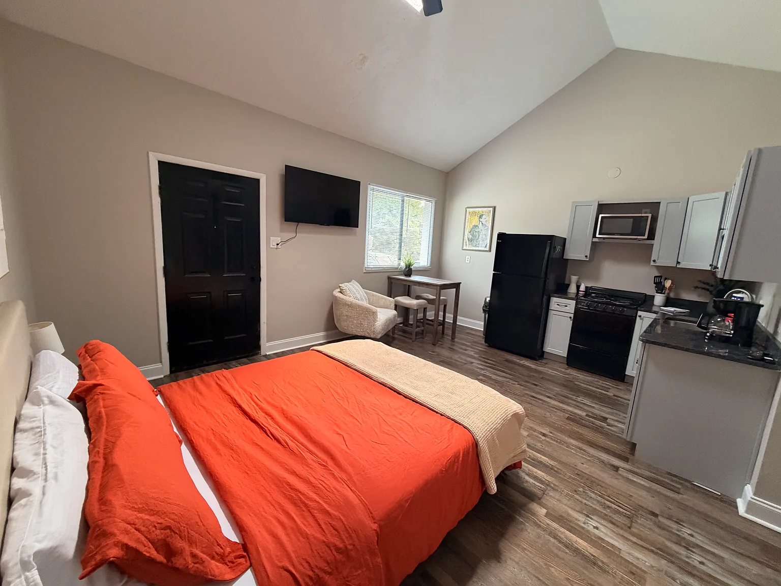 Studio, 500 sqft, $1,275 — Photo 1