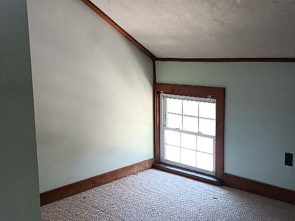 4th image of 63 Woodstock Ave #5