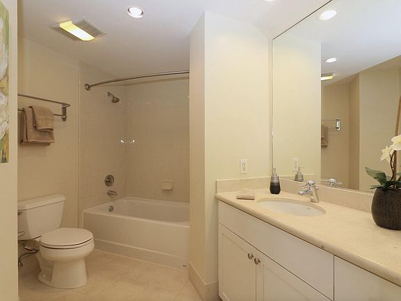 5th image of 1701 Jackson St APT 606
