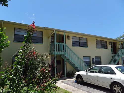 1463 Drew St #B Photo 1