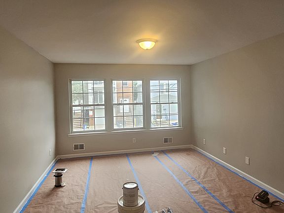3rd image of 47 Kenmore Ave Floor 1