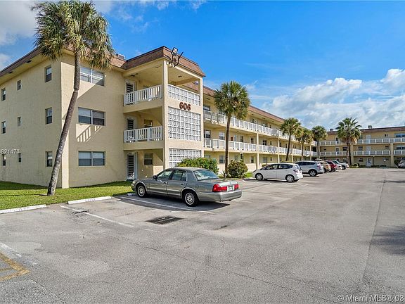 2nd image of 606 SW Natura Blvd APT 305