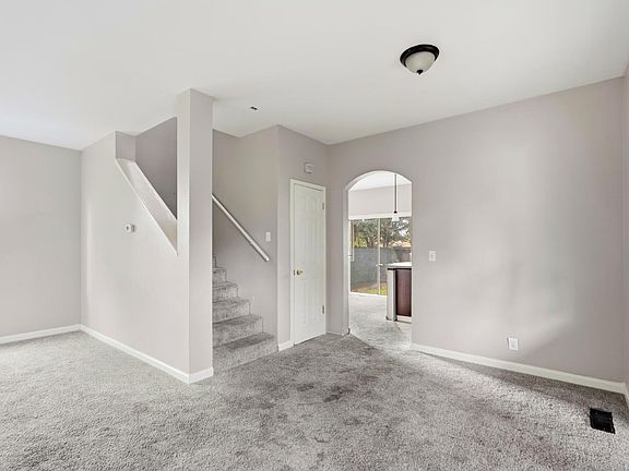 5th image of 46 Peach Court
