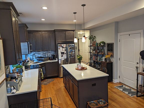 4th image of 2056 N Damen Ave #2