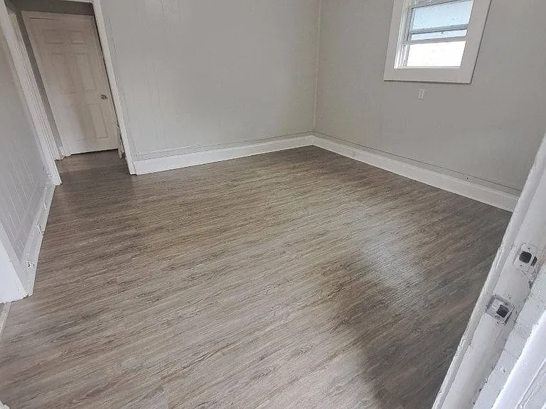 412 N Hawthorne St — Photo 11