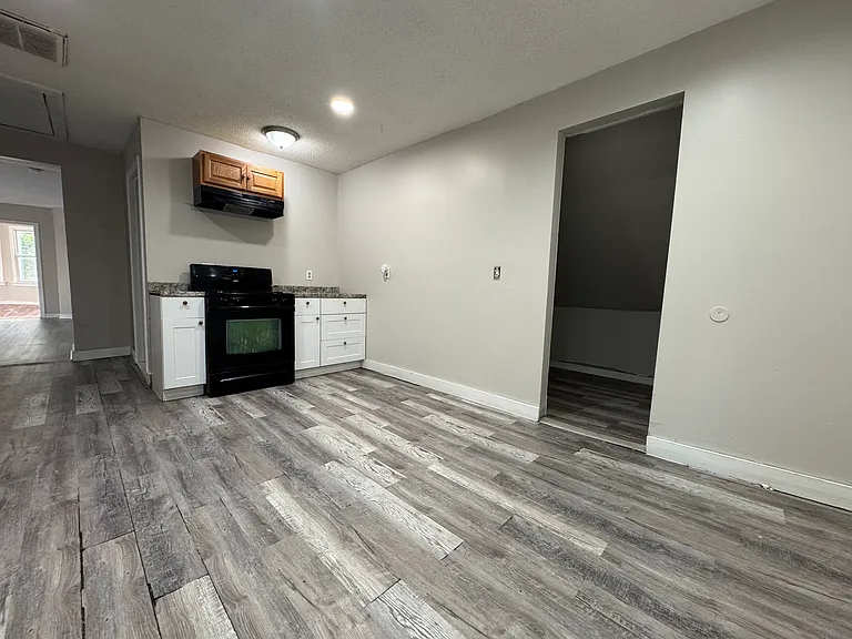 304 Willow St #3C — Photo 8