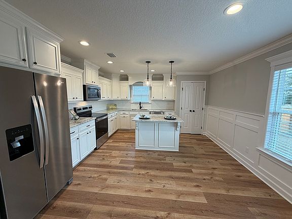 4th image of 4552 Brinlee Way